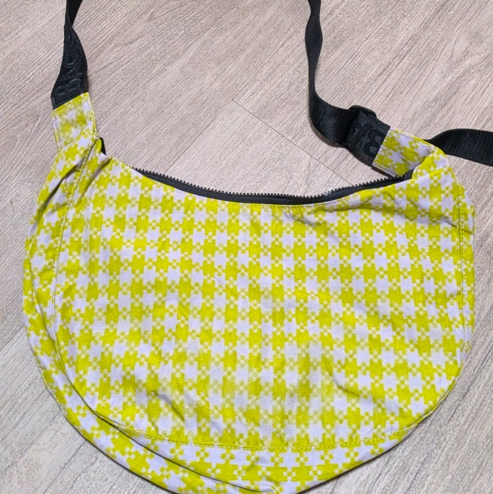 Baggu Medium Pink Pistachio Pixel Crescent Bag